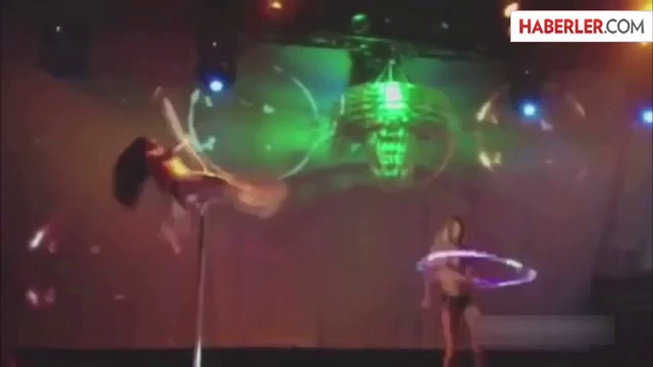 Direk dansı yaparken direk kırıldı!