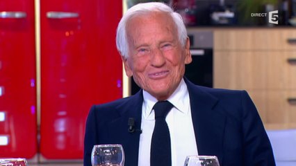 Jean d'Ormesson confondu... avec Louis de Funès! - C à vous - 25/09/2014