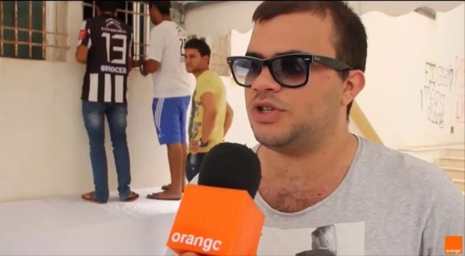 جمهور السي آس آس حاضر قدام شبابيك التذاكر باش يشجع الجمعية في المباراة المصيرية