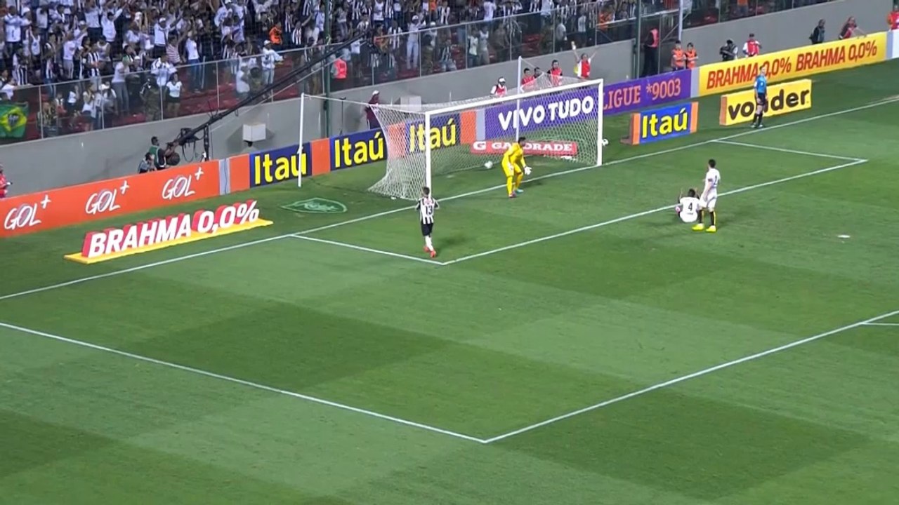 Cicinho own goal proves costly for Santos