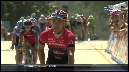 Ciclista celebra antes de tiempo