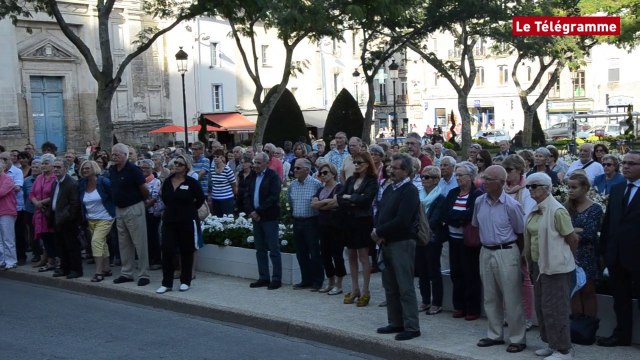 Vannes. Hommage à Hervé Gourdel avant le conseil municipal