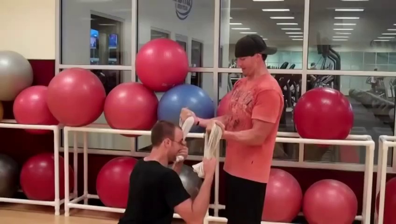 Towel Biceps Curl