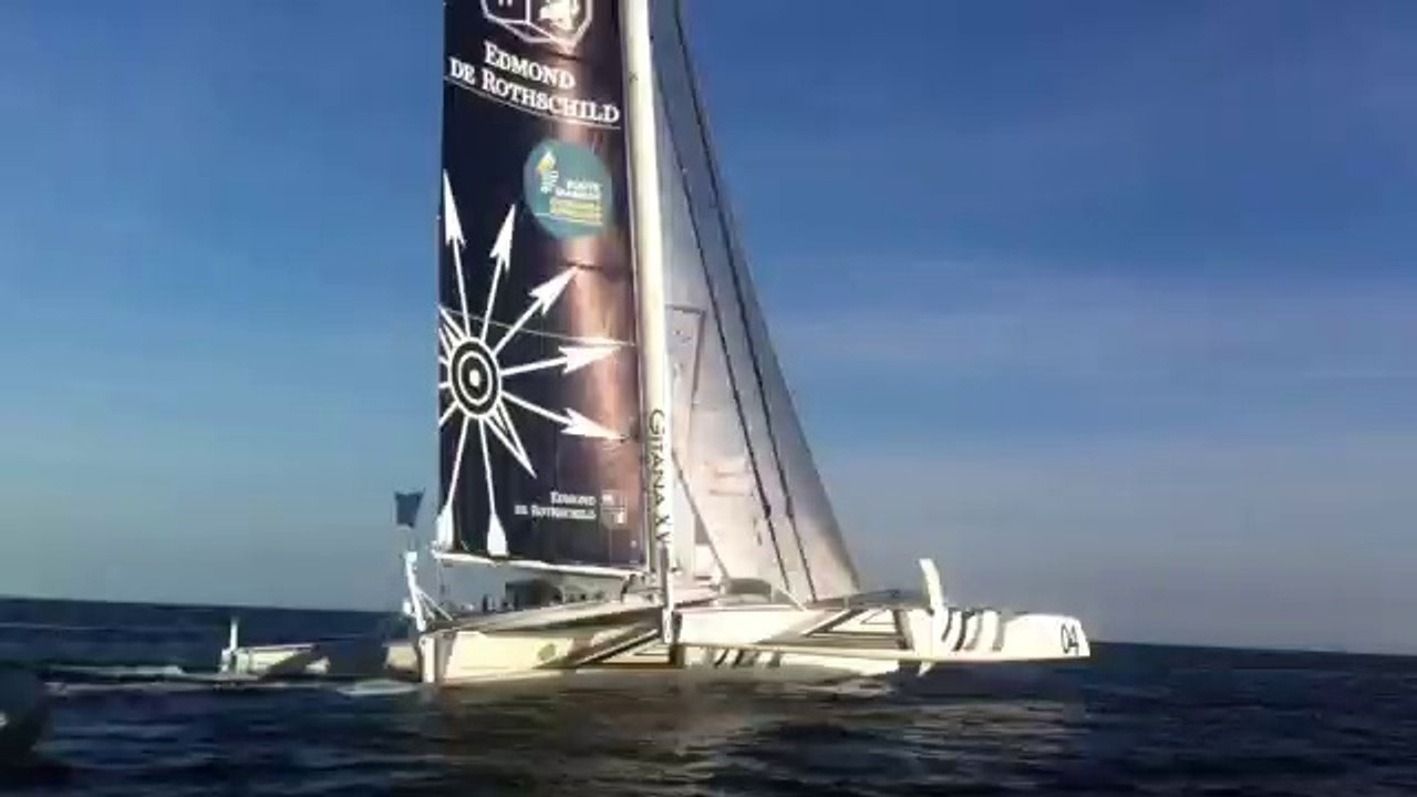 Départ des Ultimes de #lorient en préparation de la #routedurhum : Sébastien Josse