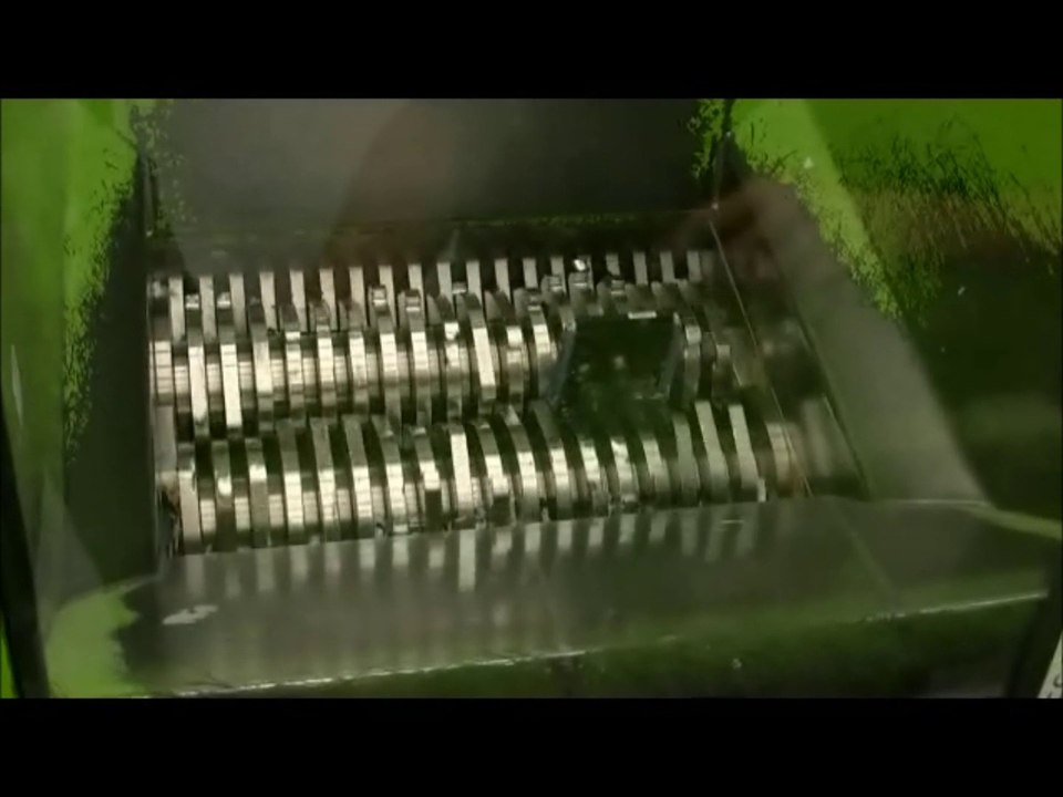 harddrive destruction - harddrive shredding - Harde schijf vernietigen - Harddisk vernietiging