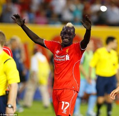 Mario Balotelli découvre l'hélium...