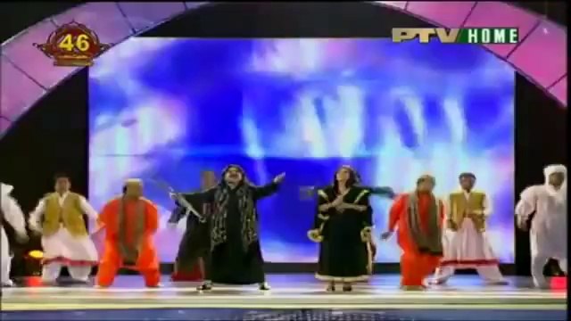 Punjabi song by Arif Lohar and Sanam Marvi(PTV Live)- Main dadhi kohji