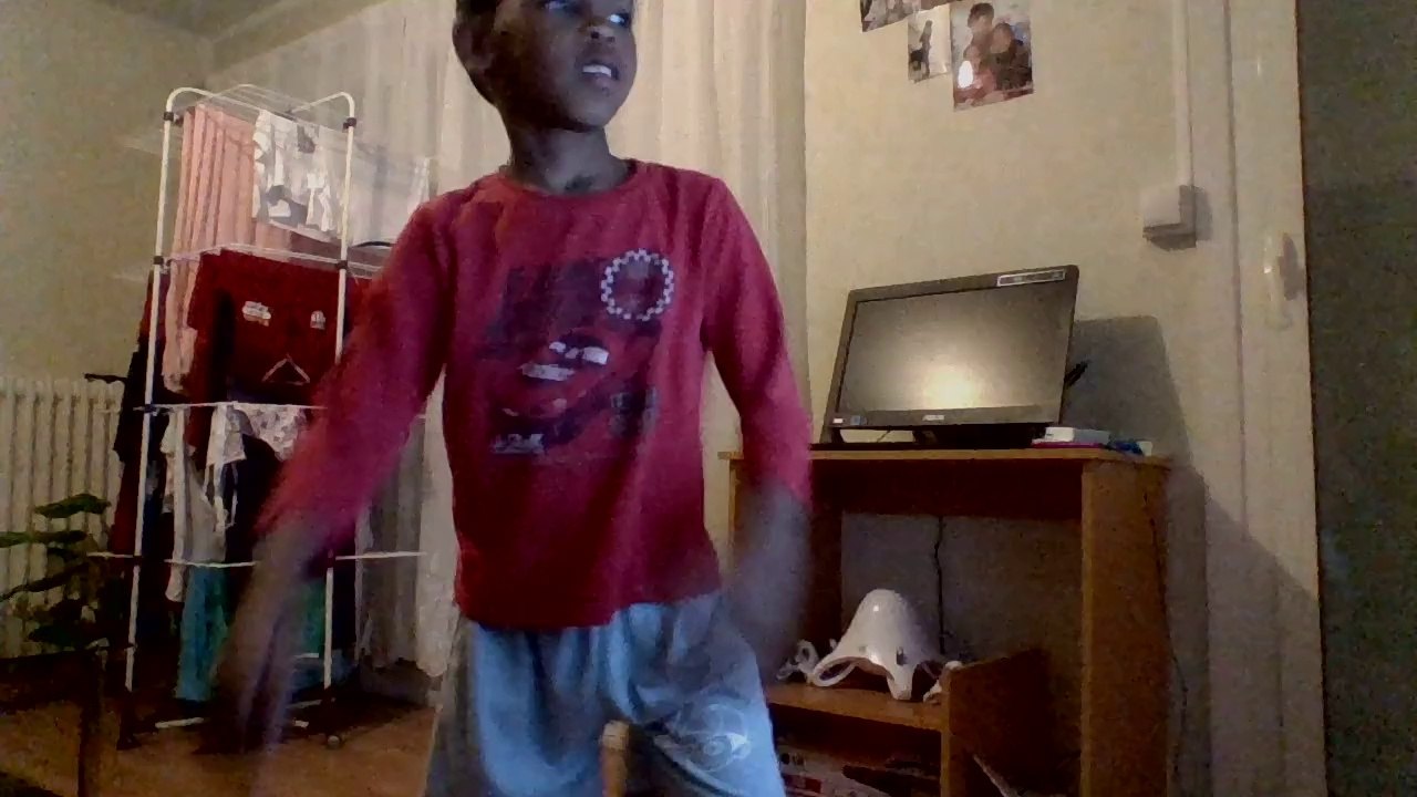 le p'tit qui dance