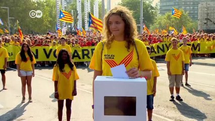 Tải video: Catalans vow to hold independence referendum | Journal