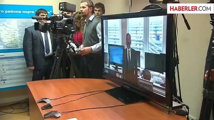 Putin Twitter, Facebook ve Gmail'i Yasaklıyor