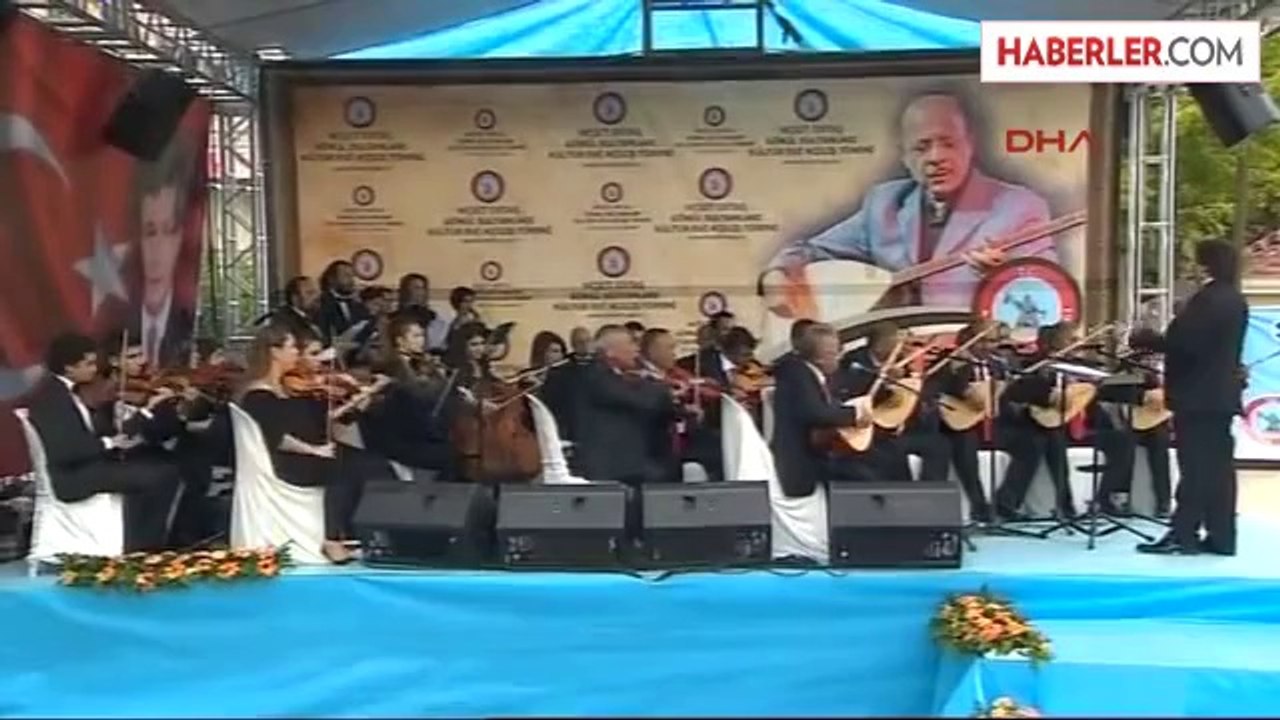 Başbakan Davutoğlu Neşet Ertaş Gönül Sultanları Kültür Evi'nin Açılışına Katıldı