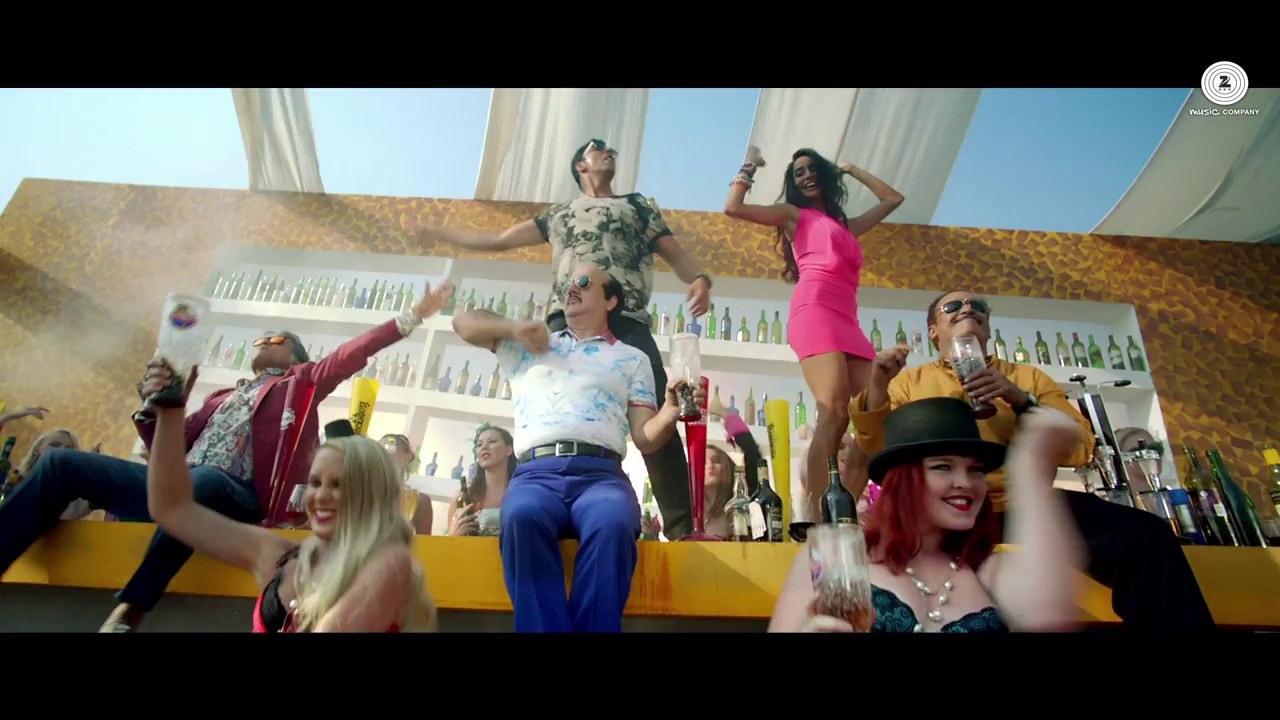 The Shaukeens Official Trailer - Anupam Kher, Annu Kapoor, Piyush Mishra, Lisa Haydon & Akshay Kumar - YouTube_3