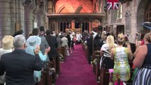 Flash Mob à l’église pour un mariage original.