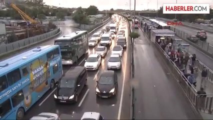 İstanbul'da Yağmur ve Trafik Yoğunluğu