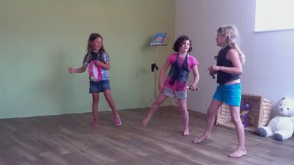 Performance van Juno, Isis en Margriet