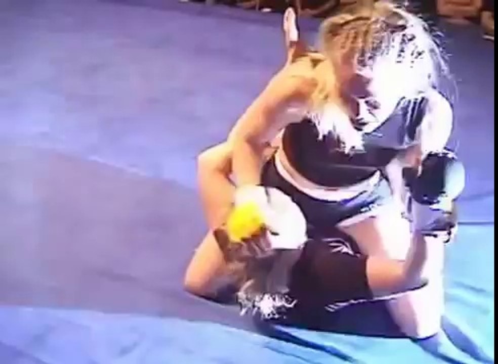 Professional Female MMA Fighters -  Julie Kedzie vs Terry Blair