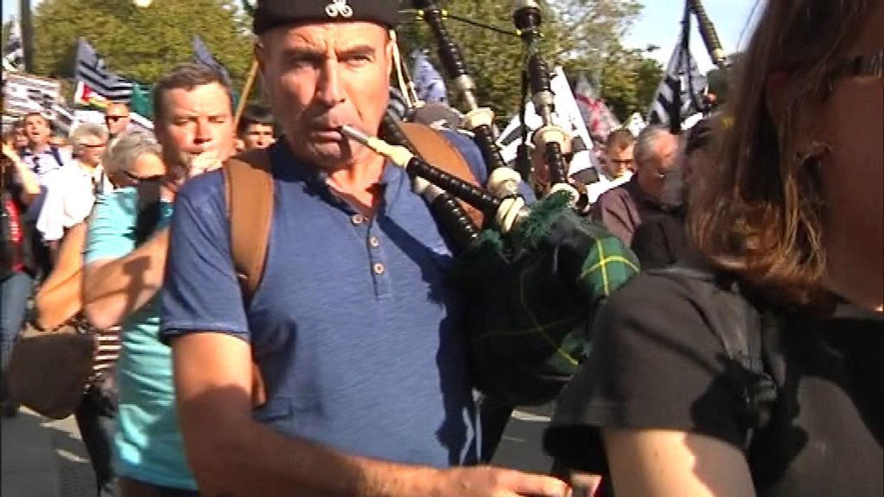 Nantes: mobilisation monstre pour la réunification à la Bretagne