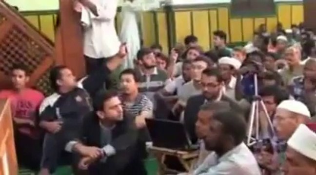 Tahir ul Qadri is banned by Al-Azhar University ...This Video is slap on the faces of those People