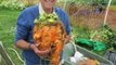 Snoop Dogg's Welsh Friend Presents One of World's Heaviest Carrots