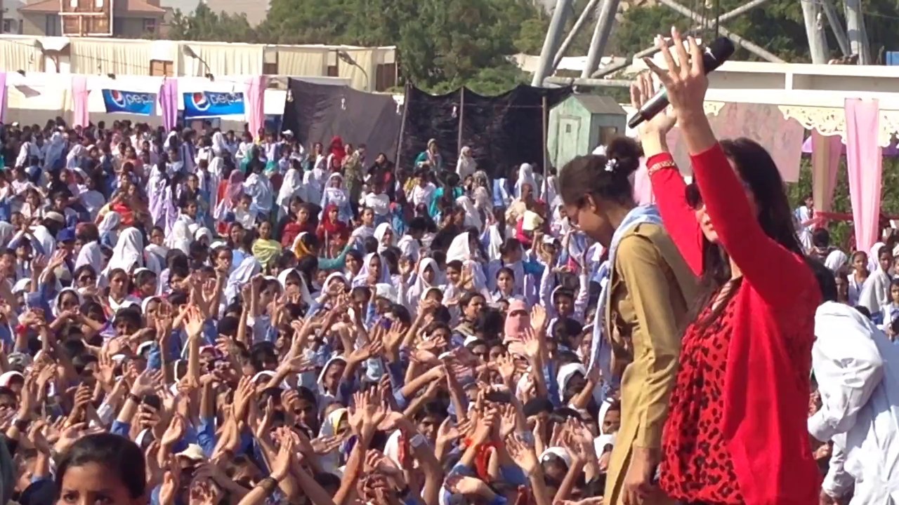 muskan jay song ya watan live at creek club karachi