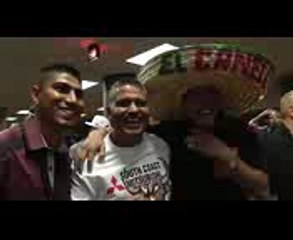 robert garica throws pink gloves at floyd mayweather  EsNews