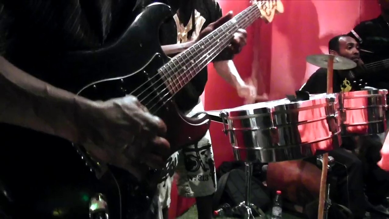 7Po Maloya Experience - Feuilles Songes