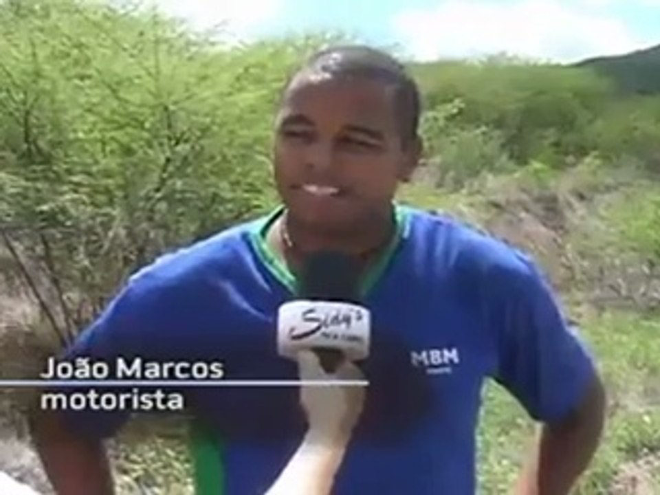 Carro volta de ré sozinho
