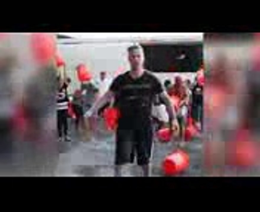 Justin Timberlake wears Pink Floyd T for Als ice bucket challenge