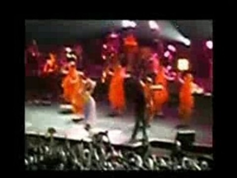 SHAKIRA - HIPS DON'T LIE (PARIS BERCY 20