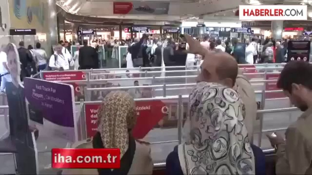 Vip Hacı Adayları' Kutsal Topraklar İçin Yola Çıktı