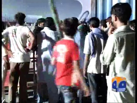 Lahore : People leaving PTI rally before Imran Khan’s speech-Geo Reports-28 Sep 2014