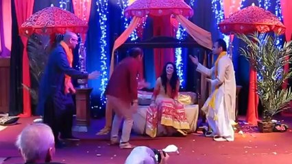 Group Dance Performance of Yasir and Amina in Mehndi function