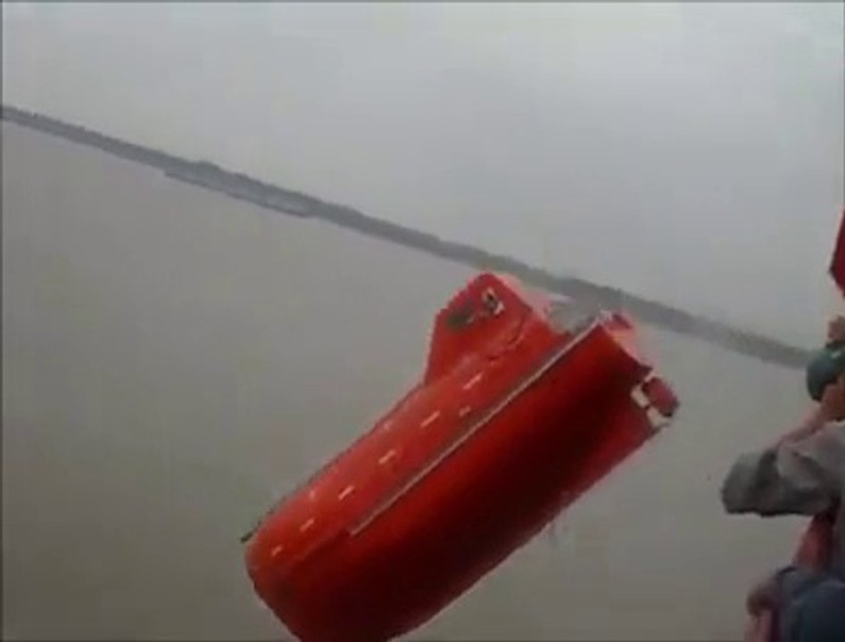 Ooooooops!!!  Free Fall Launching of Lifeboat