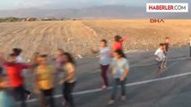 Silopi 20 Bin Kişi Cizre-Silopi Karayolunda Işid'i Protesto Etti