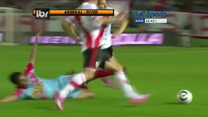 Palermo dá caneta em Teo Gutierrez