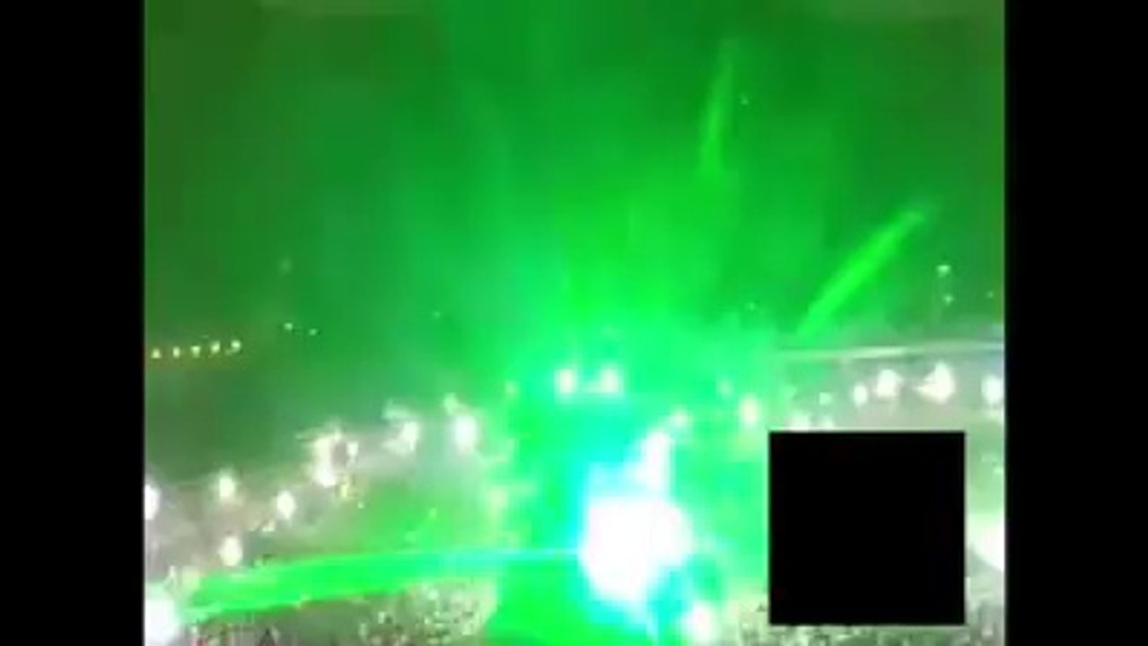 tabdili aa gae hy yaro. . . awesom crowed at PTI jalsa Lahore 28 september 2014.