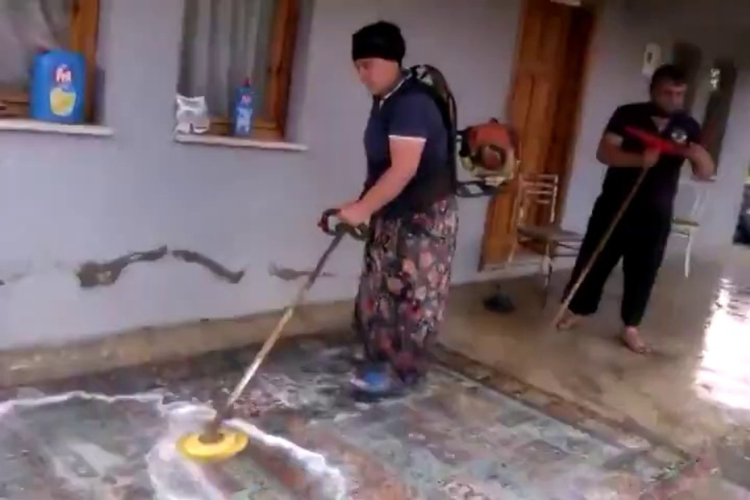 Çim Biçme Makinesini Modifiye Ederek Halı Yıkama Makinesi Yapmak..