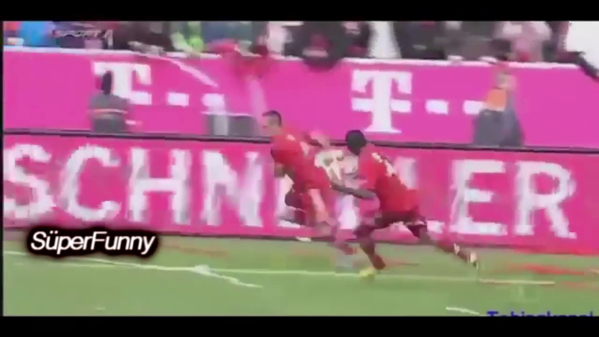 FUNNY VIDEOS_ FUNNY FOOTBALL MOMENTS