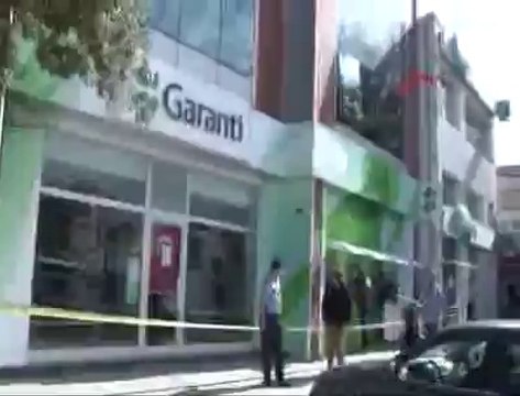 DUVARLARI DELİP BANKA SOYDULAR