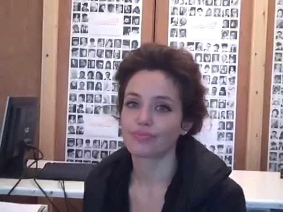 Angelina Jolie Look Alike Is Stunning! Wow!