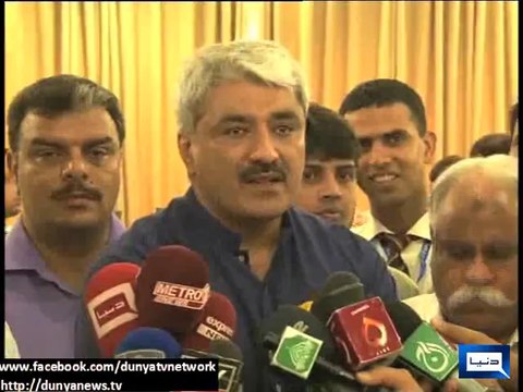 Dunya News - Doctor chants GoNawazGo slogans during PMLN MPA Salman Rafique's speech