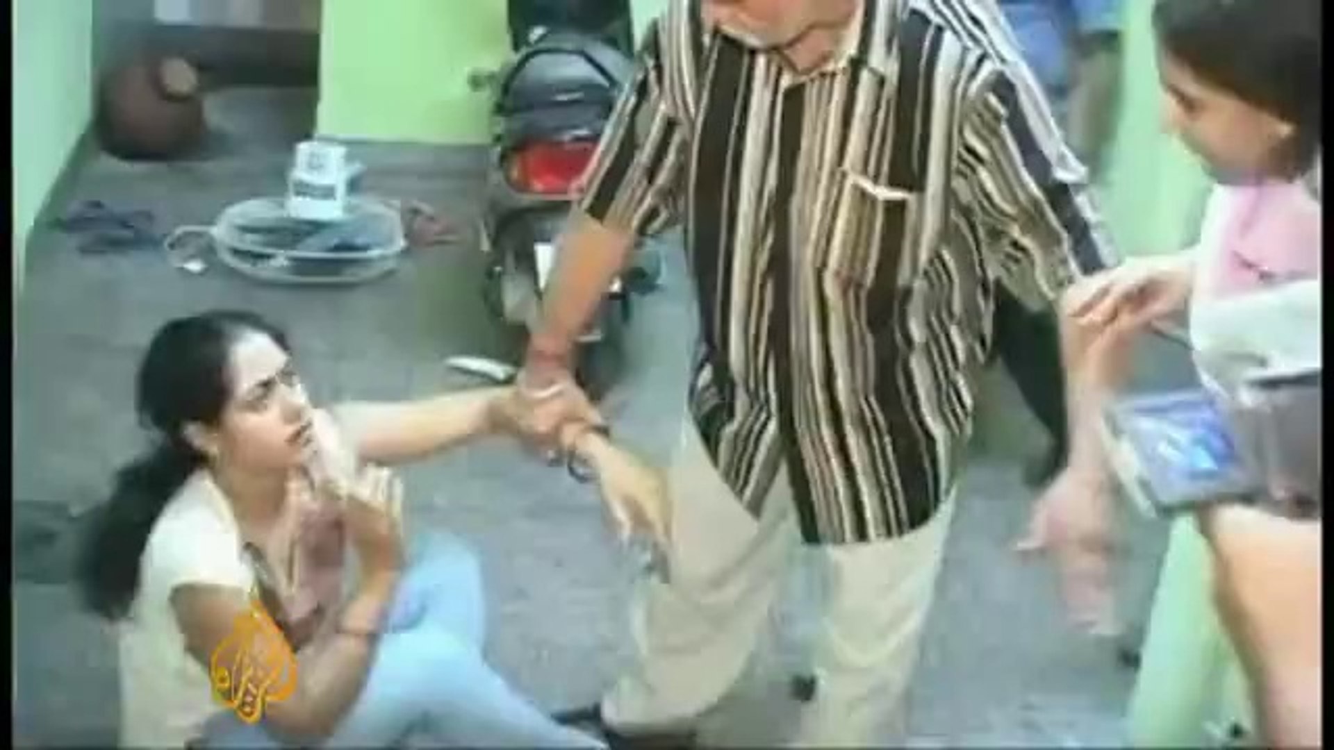 Wife Beaten her Husband Badly While Dating with Girl Friend. Must Must  Watch - video Dailymotion