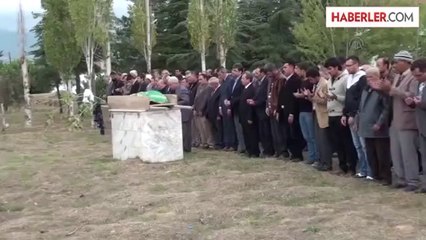 Tren Kazasında Ölen Minik Öğrenci Toprağa Verildi