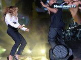 Beyonce suffers major wardrobe malfunction: Boobs pop out