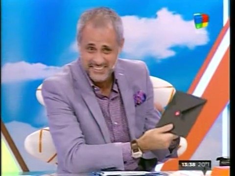 Pronto.com.ar Jorge Rial compartió las invitaciones de los 15 de Morena