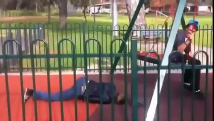 Komik ve Sakar İnsanlar