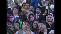 New Afghan President Ghani takes oath, seeks peace talks