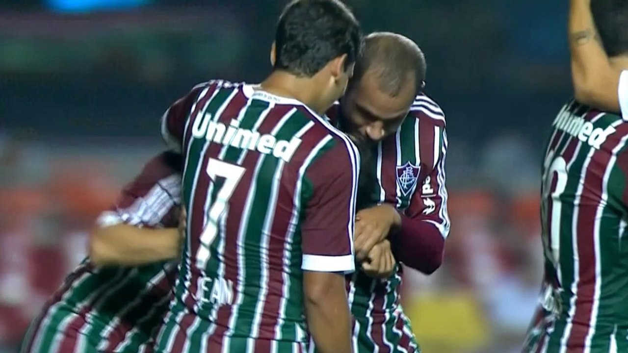 Brasileiro: Traumfreistoß! Conca versenkt Kaka