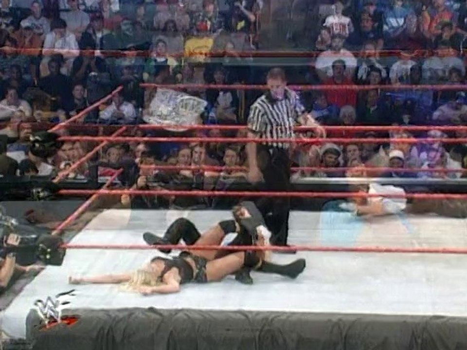 Trish Stratus Armageddon 2000