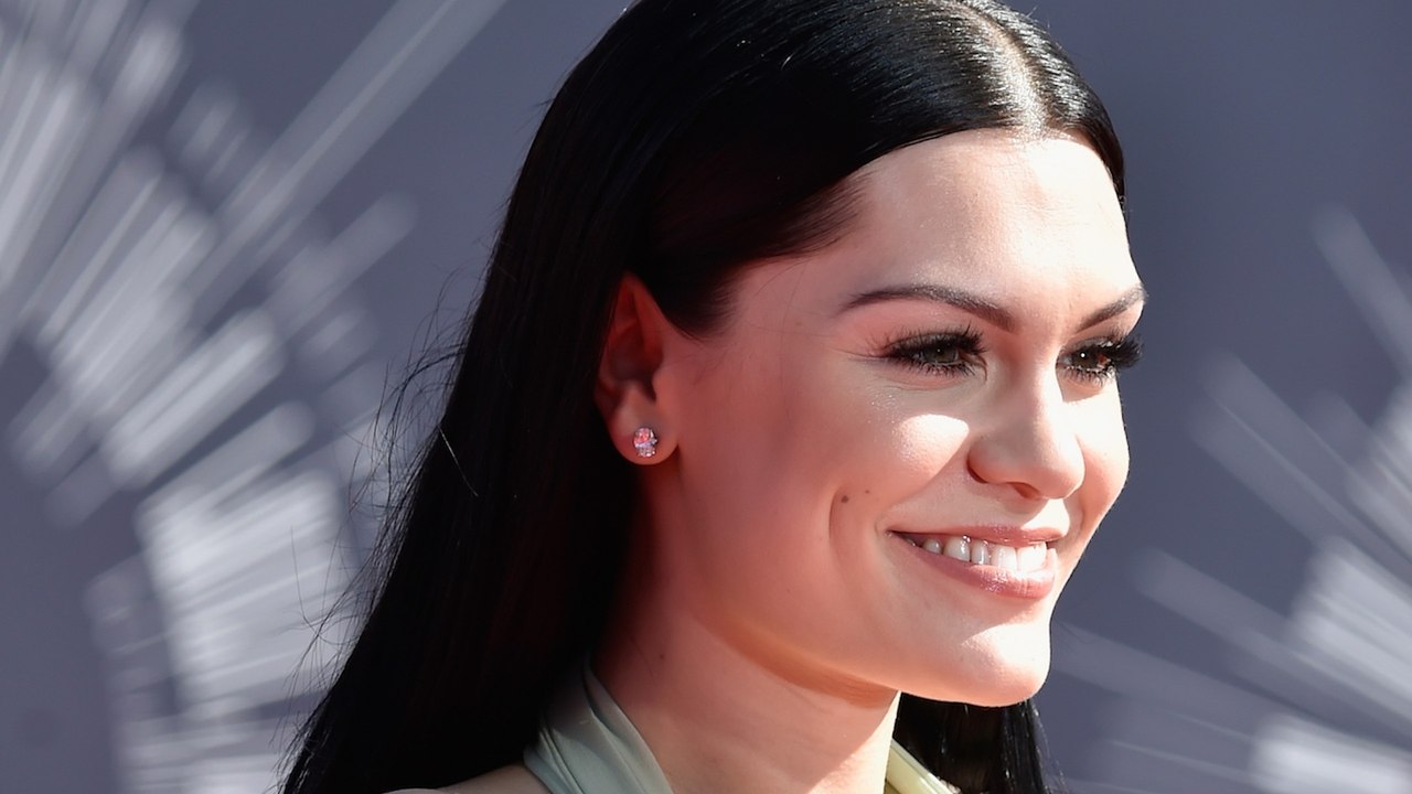 “Bang Bang” vs. “Bang Bang” – Lady Gaga, Jessie J, Nicki Minaj, & Ariana Grande